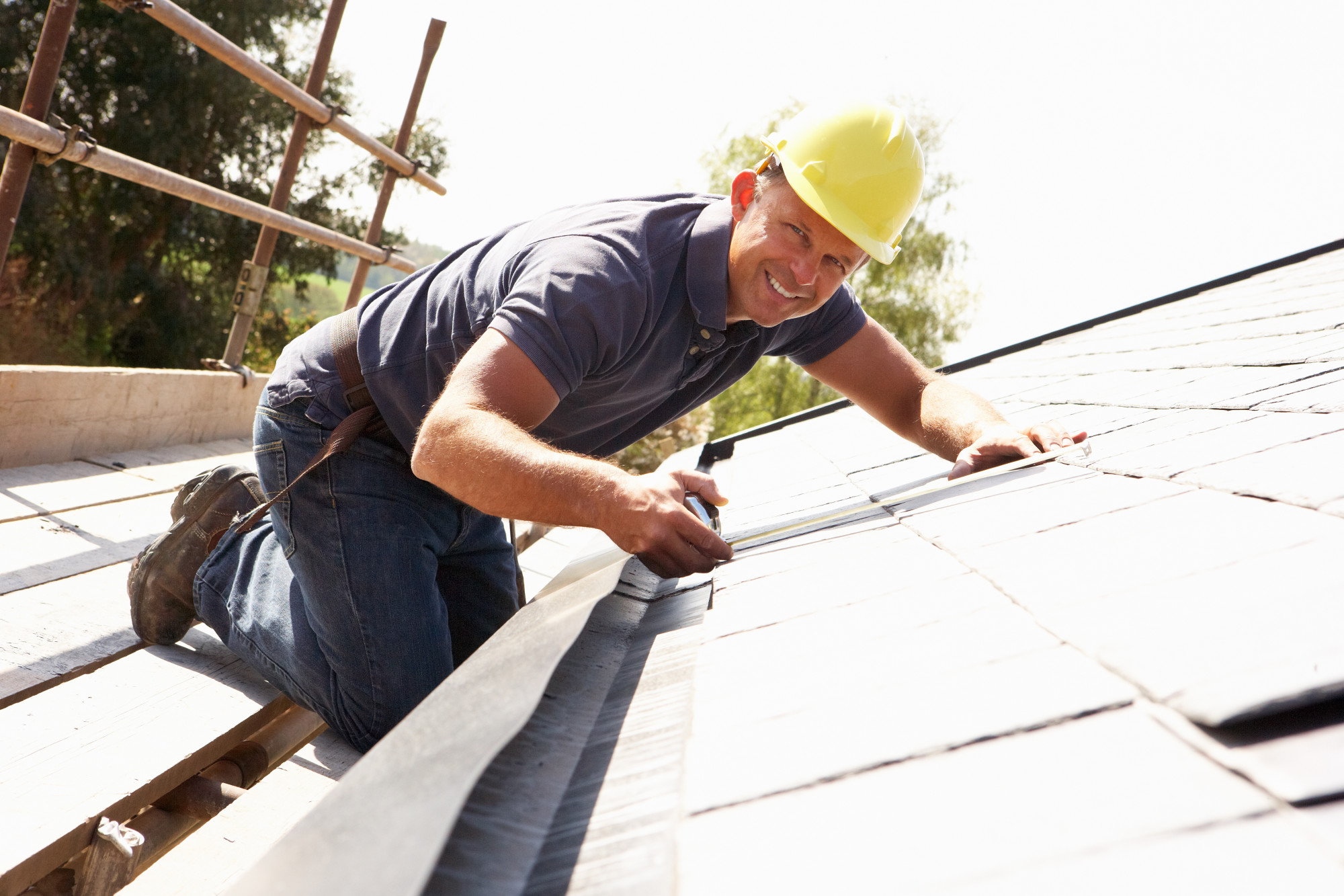 Important Questions to Ask the Best Roofing Company Before Hiring Them